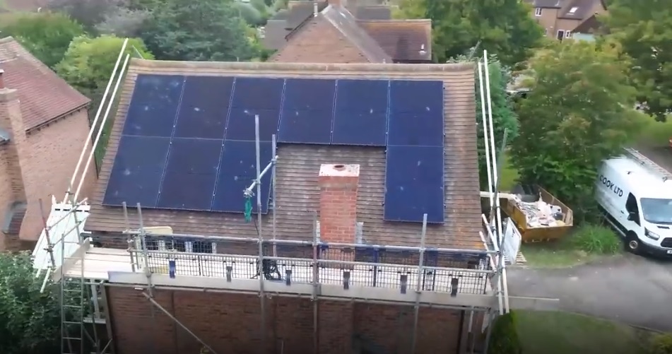 خورشید در خدمت شبکه برق+فیلم