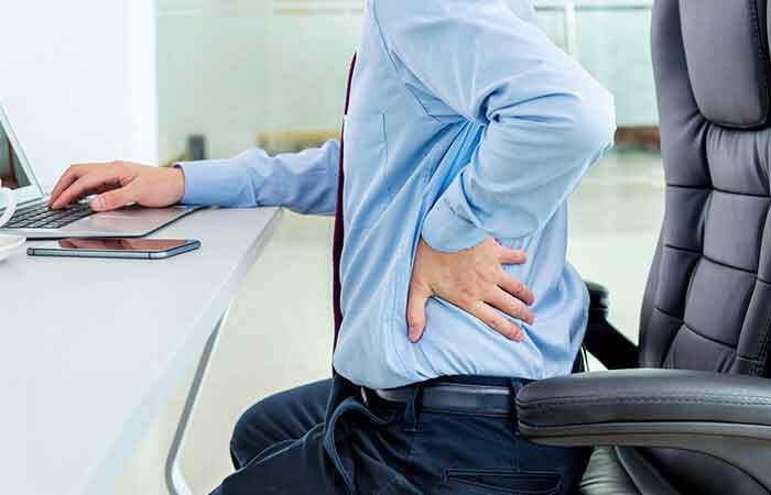 عوارض زیاد نشستن پشت میز /اینفوگرافیک